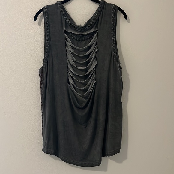 POL washed gray tank top with embroidery and cut back - Picture 6 of 7